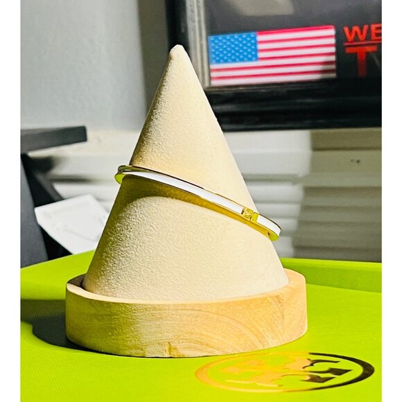 TORY BURCH WHITE AND GOLD KIRA ENAMEL BRACELET AND HOOP EARRING SET - Picture 15 of 15